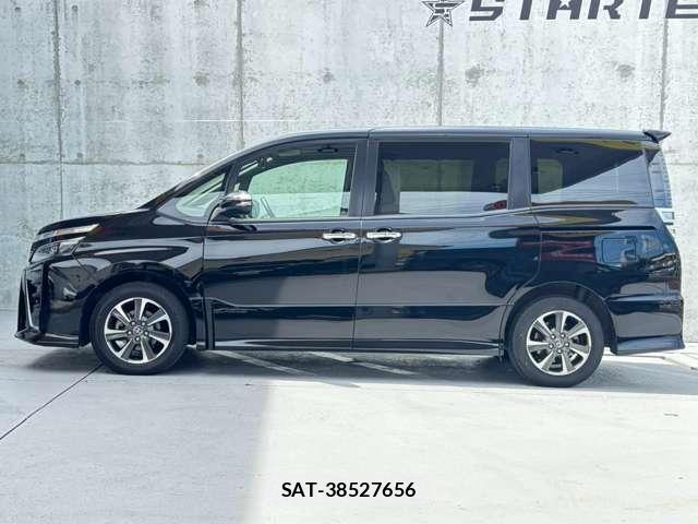 Toyota VOXY 2018-05 8728939-2