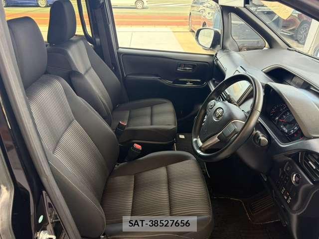 Toyota VOXY 2018-05 8728939-4