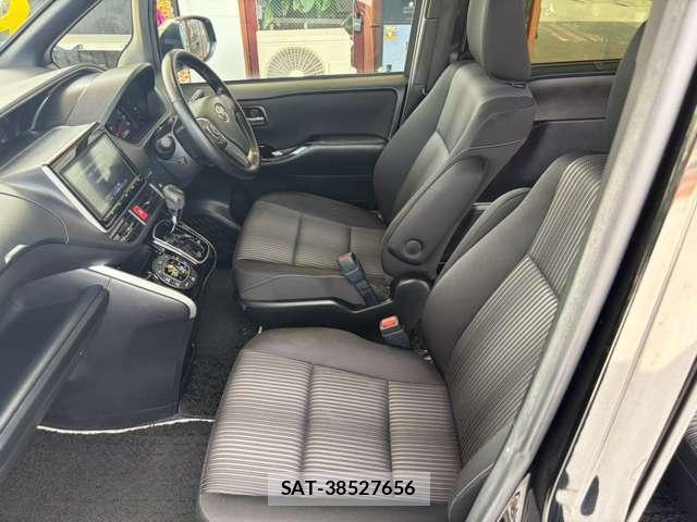 Toyota VOXY 2018-05 8728939-5