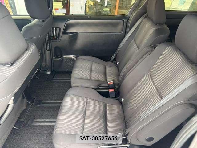Toyota VOXY 2018-05 8728939-7