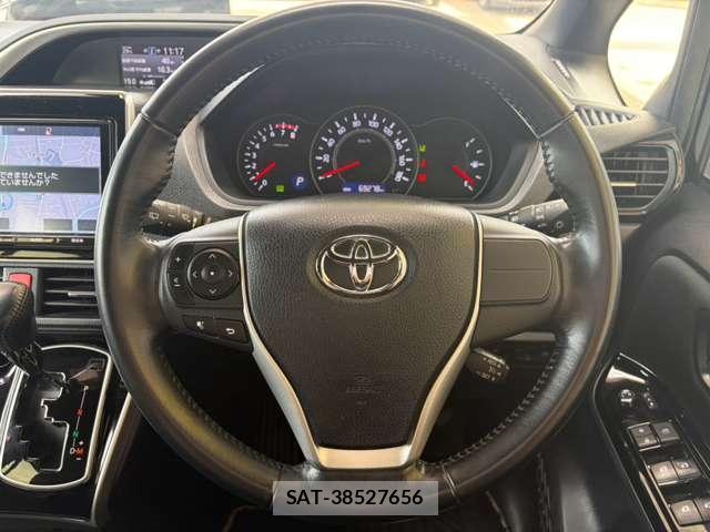 Toyota VOXY 2018-05 8728939-9