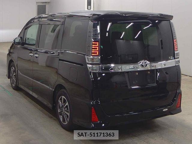 Toyota VOXY 2021-05 8729149-1