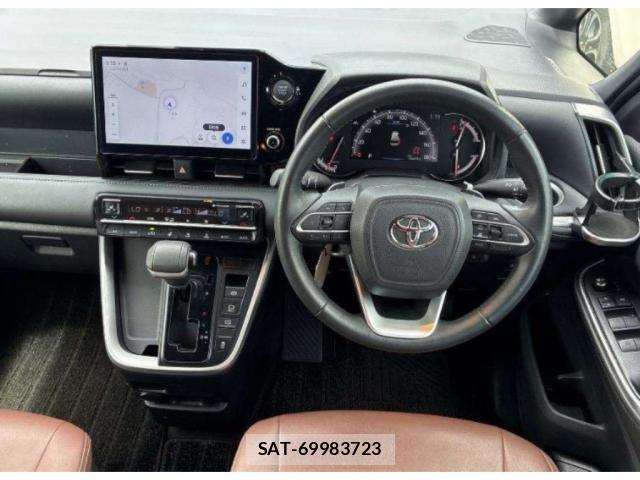 Toyota VOXY 2024-02 8729261-2