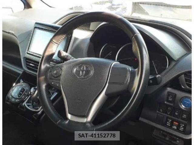 Toyota VOXY 2017-02 8729327-2