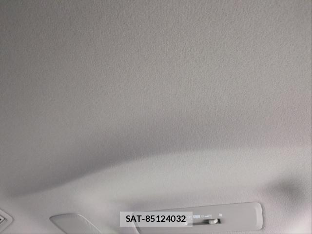 Toyota VOXY 2016-12 8729469-16