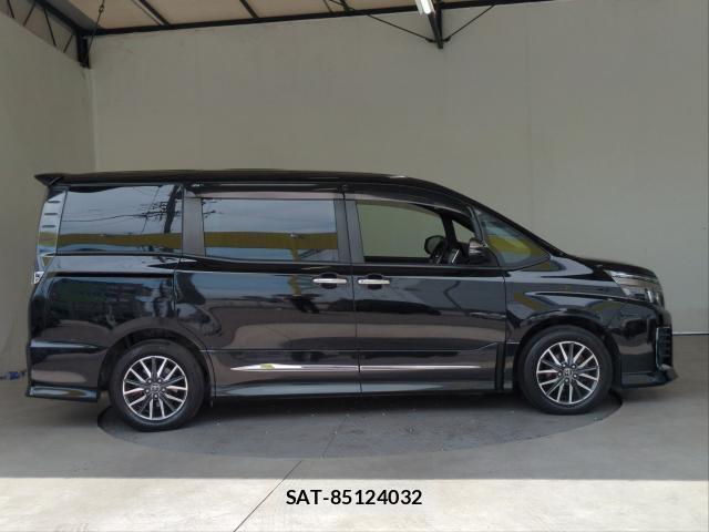 Toyota VOXY 2016-12 8729469-3