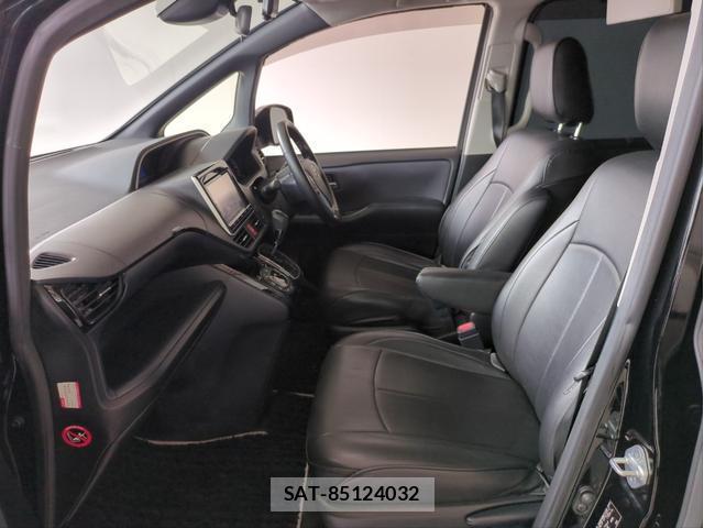Toyota VOXY 2016-12 8729469-5