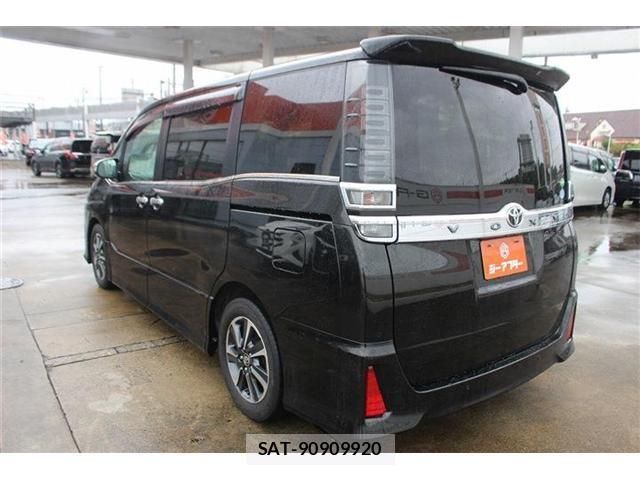 Toyota VOXY 2019-06 8729865-10