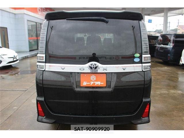 Toyota VOXY 2019-06 8729865-11