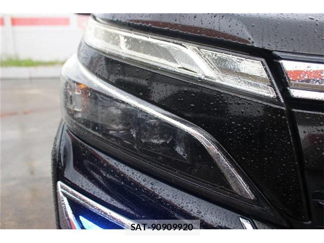 Toyota VOXY 2019-06 8729865-14