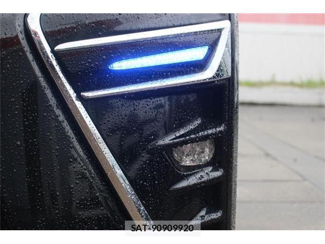 Toyota VOXY 2019-06 8729865-16