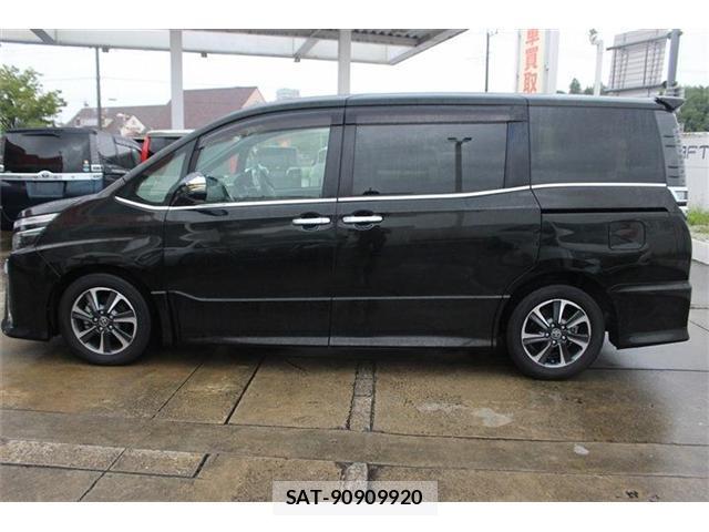 Toyota VOXY 2019-06 8729865-9