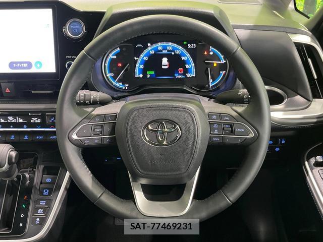 Toyota VOXY 2023-07 8730079-11