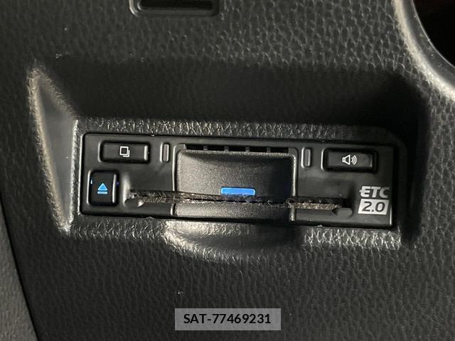 Toyota VOXY 2023-07 8730079-6