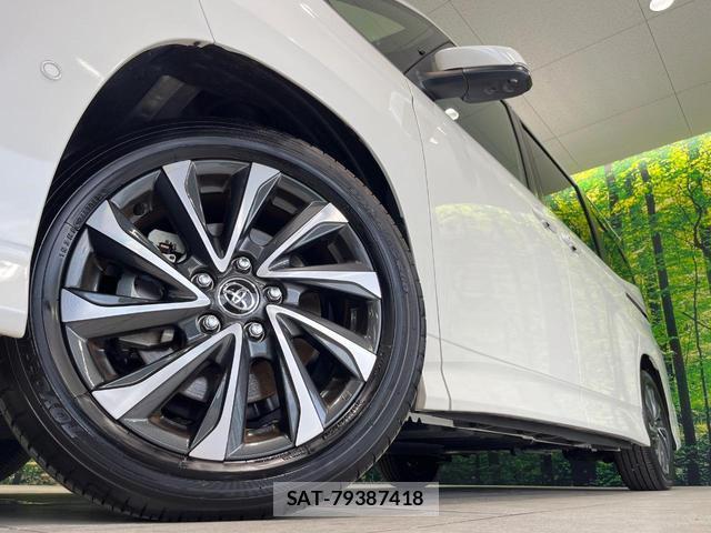 Toyota VOXY 2025-09 8730094-13