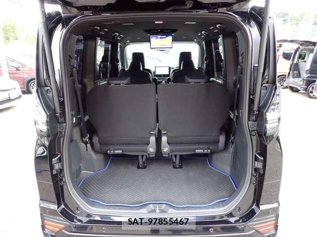Toyota VOXY 2025-10 8730126-12