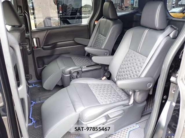Toyota VOXY 2025-10 8730126-8