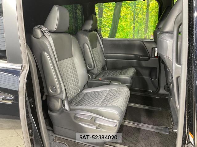 Toyota VOXY 2025-07 8730221-8