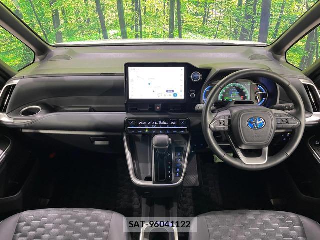 Toyota VOXY 2022-10 8730241-1
