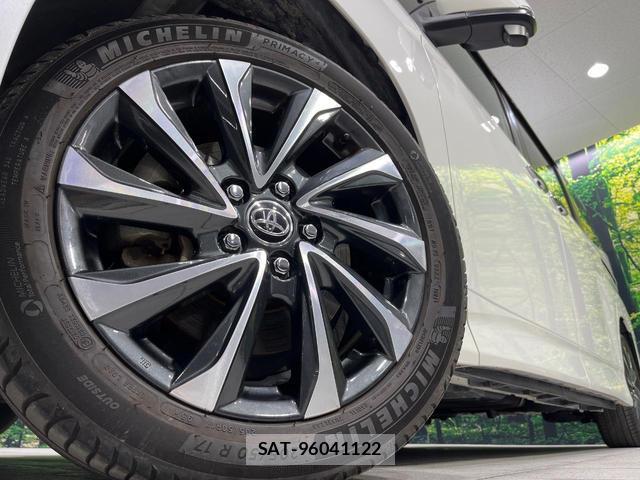 Toyota VOXY 2022-10 8730241-13