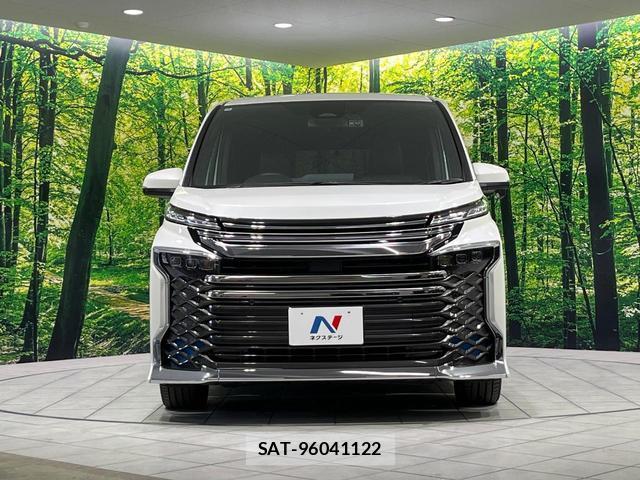 Toyota VOXY 2022-10 8730241-14