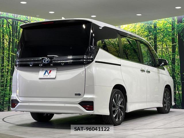 Toyota VOXY 2022-10 8730241-17