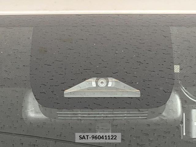 Toyota VOXY 2022-10 8730241-2