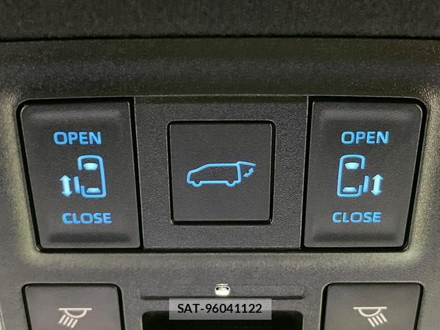 Toyota VOXY 2022-10 8730241-5
