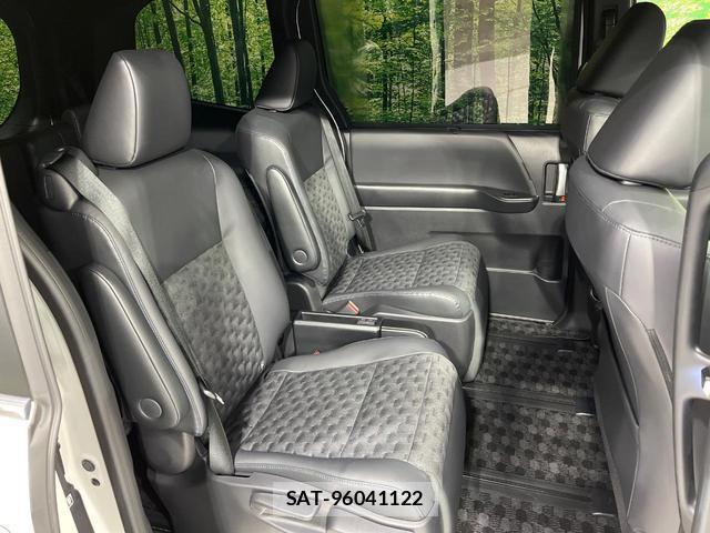 Toyota VOXY 2022-10 8730241-8