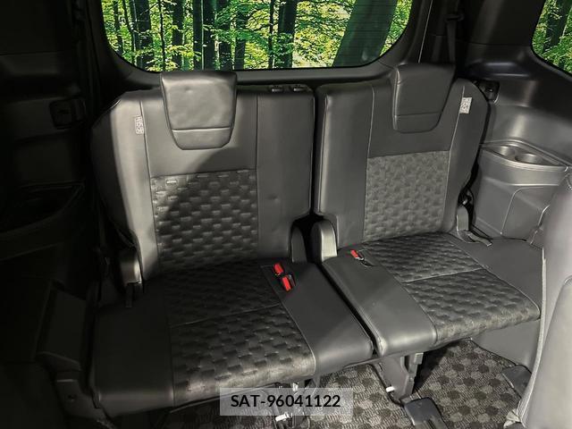 Toyota VOXY 2022-10 8730241-9