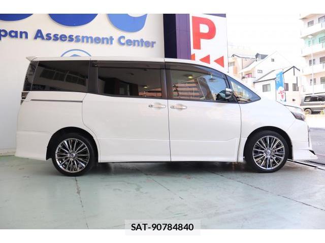 Toyota VOXY 2019-06 8730275-3