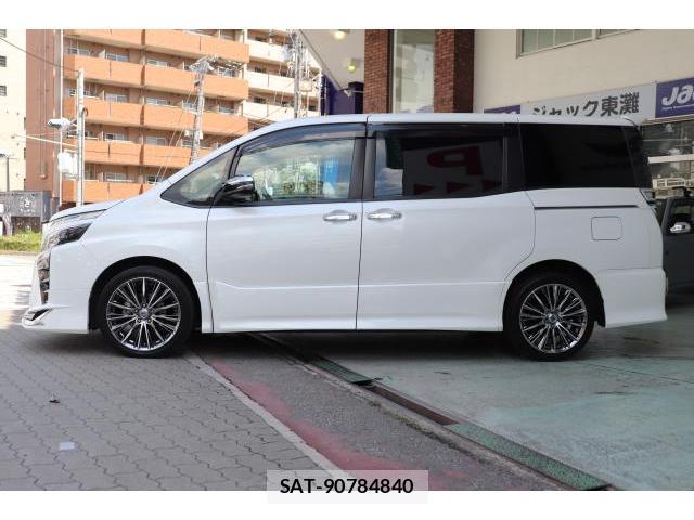 Toyota VOXY 2019-06 8730275-6