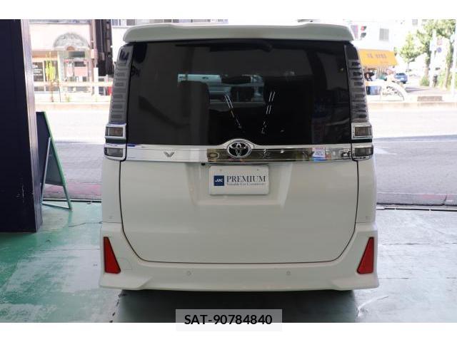 Toyota VOXY 2019-06 8730275-7
