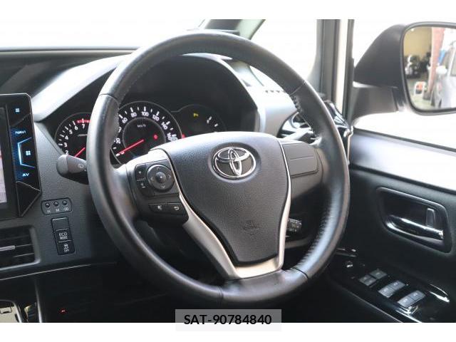 Toyota VOXY 2019-06 8730275-8
