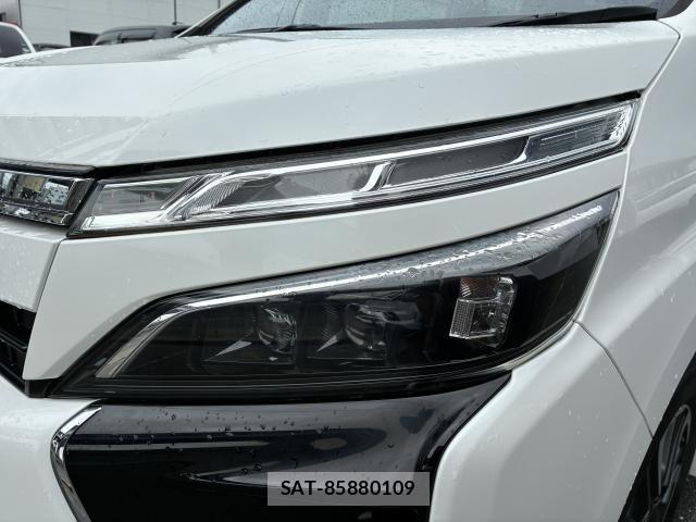 Toyota VOXY 2020-03 8730298-13