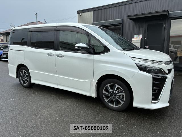 Toyota VOXY 2020-03 8730298-14