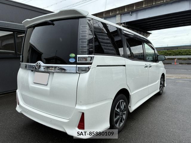 Toyota VOXY 2020-03 8730298-9