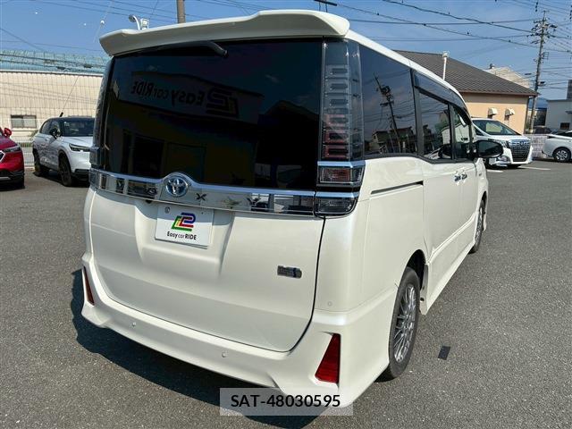Toyota VOXY 2019-11 8730318-10