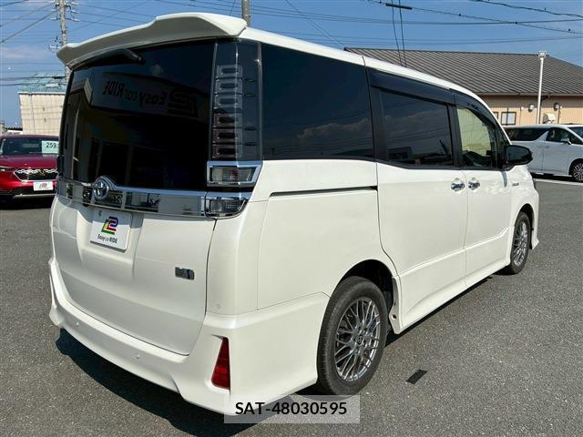 Toyota VOXY 2019-11 8730318-3