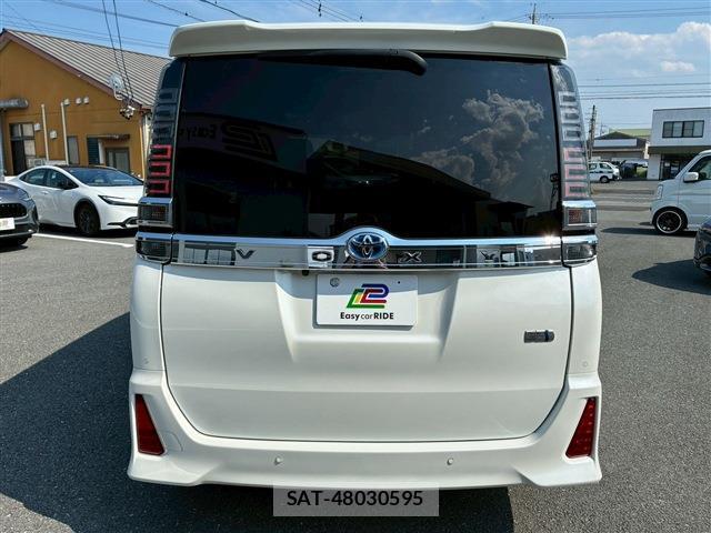 Toyota VOXY 2019-11 8730318-4