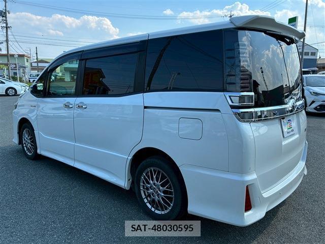 Toyota VOXY 2019-11 8730318-5