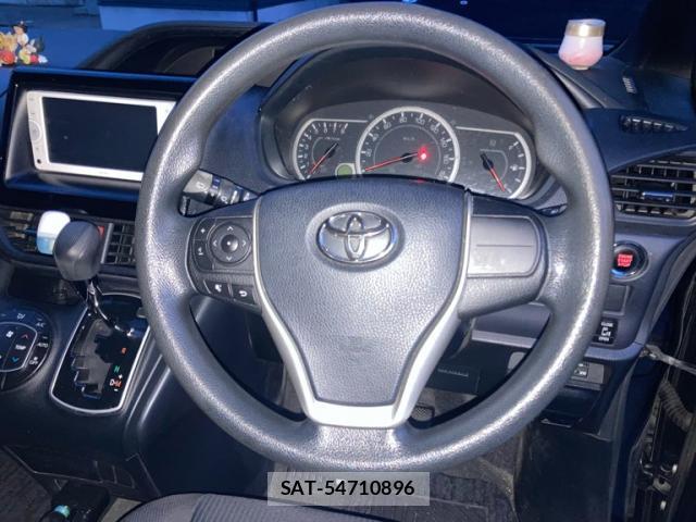 Toyota VOXY 2014-01 8730351-11