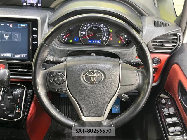 Toyota VOXY 2017-11 8730366-10