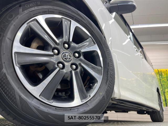 Toyota VOXY 2017-11 8730366-12
