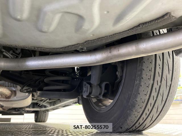 Toyota VOXY 2017-11 8730366-19