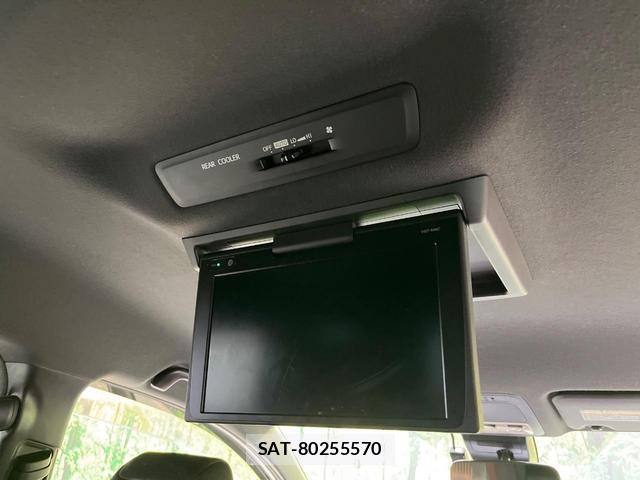 Toyota VOXY 2017-11 8730366-2