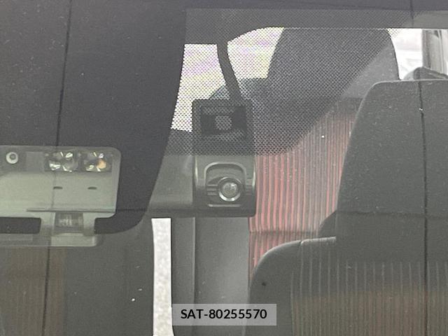 Toyota VOXY 2017-11 8730366-4