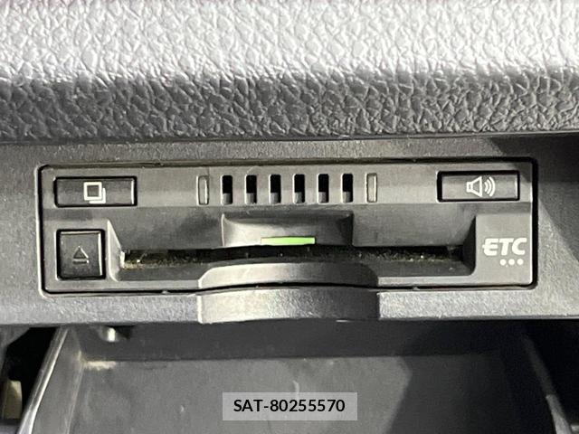 Toyota VOXY 2017-11 8730366-5