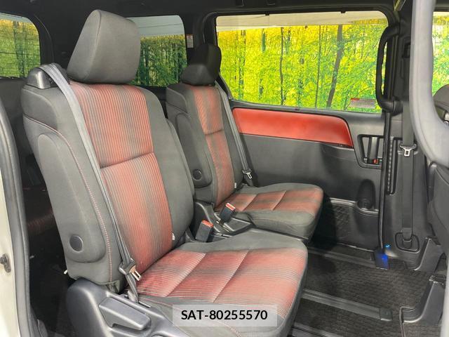 Toyota VOXY 2017-11 8730366-7