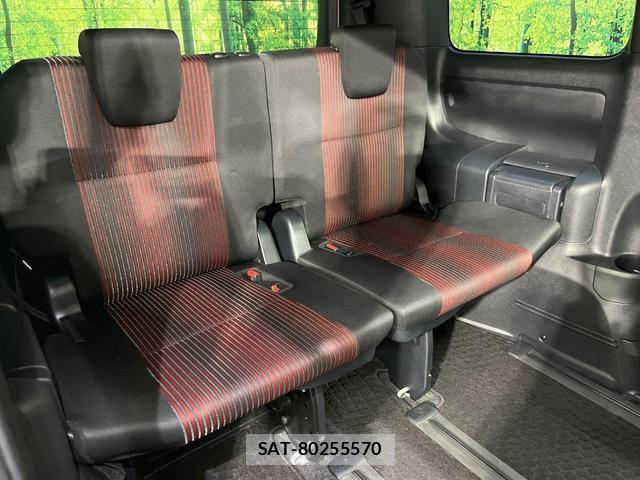 Toyota VOXY 2017-11 8730366-8